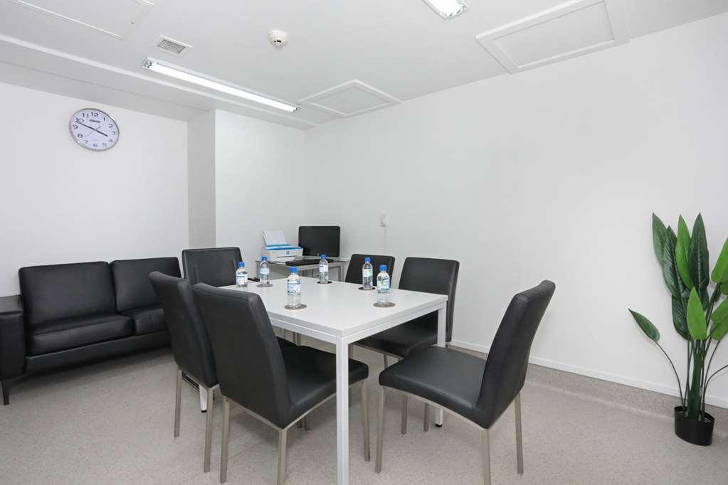 Quality Suites Central Square Palmerston North Facilities photo