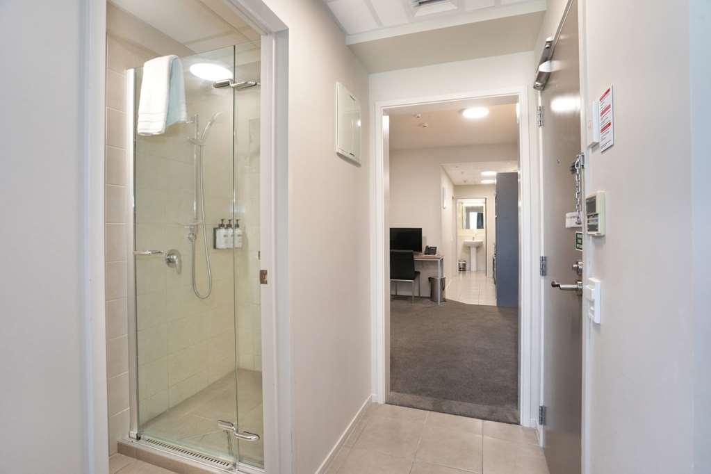 Quality Suites Central Square Palmerston North Room photo