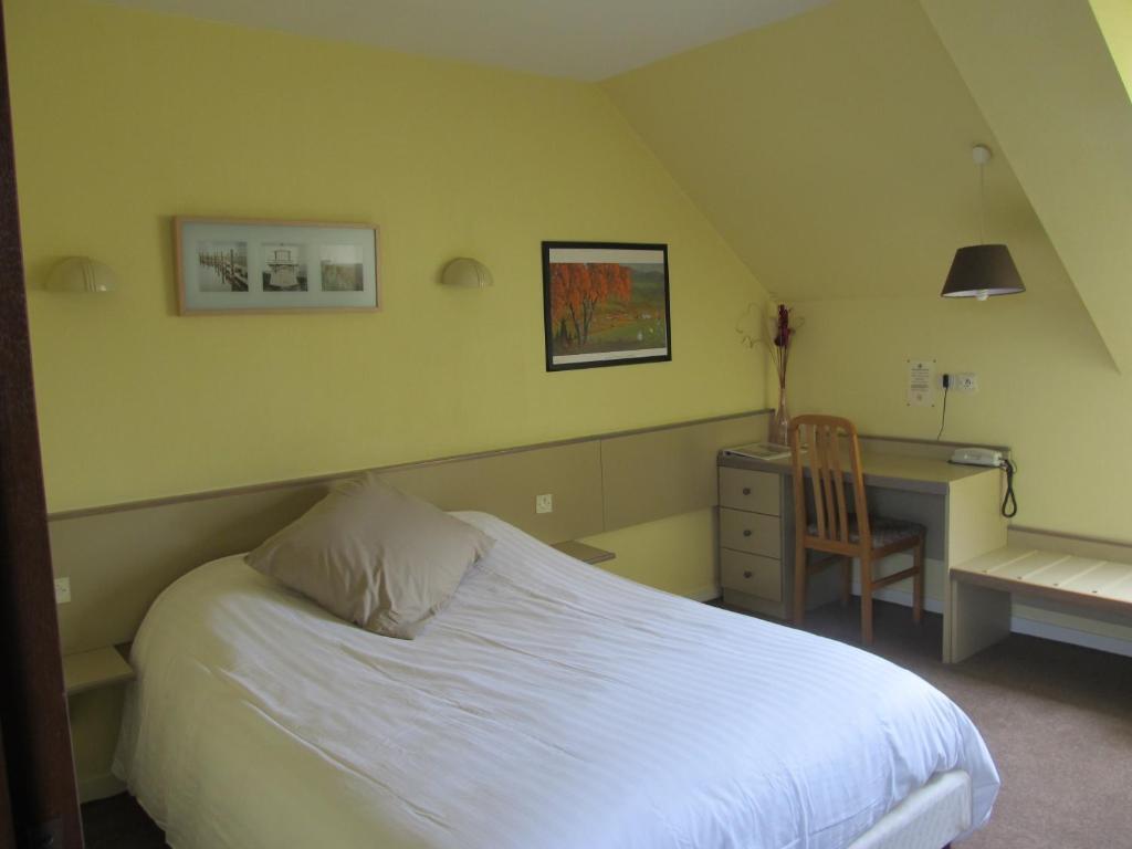 Hotel La Quebecoise Dinan Room photo