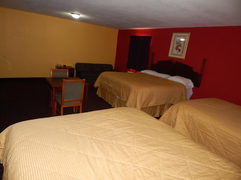 Sunrise Inn - Brownsville Room photo