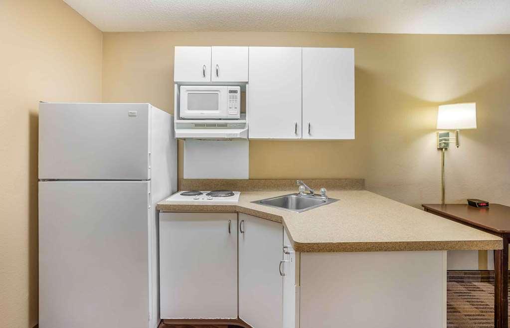Extended Stay America Select Suites - Philadelphia - Malvern - Great Valley Room photo