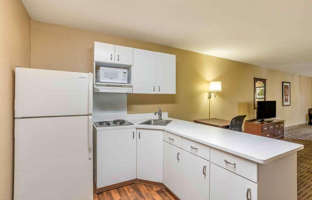 Extended Stay America Select Suites - Philadelphia - Malvern - Great Valley Room photo