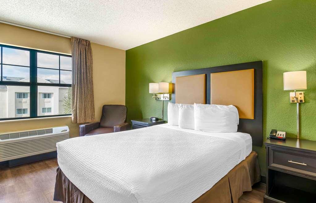 Extended Stay America Select Suites - Tampa - North - Usf - Attractions Room photo