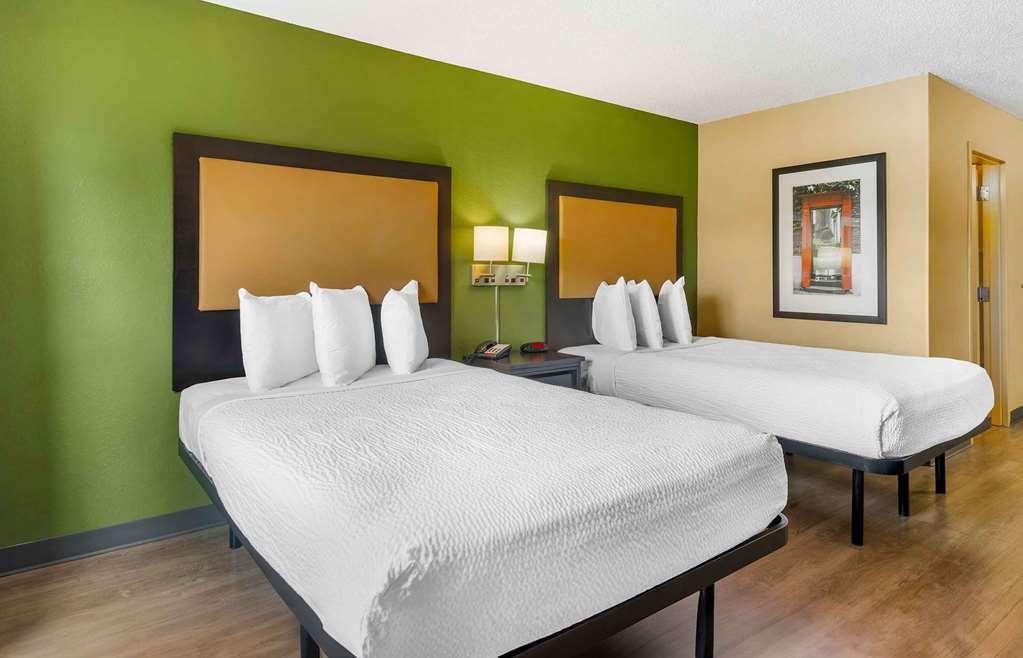 Extended Stay America Select Suites - Tampa - North - Usf - Attractions Room photo