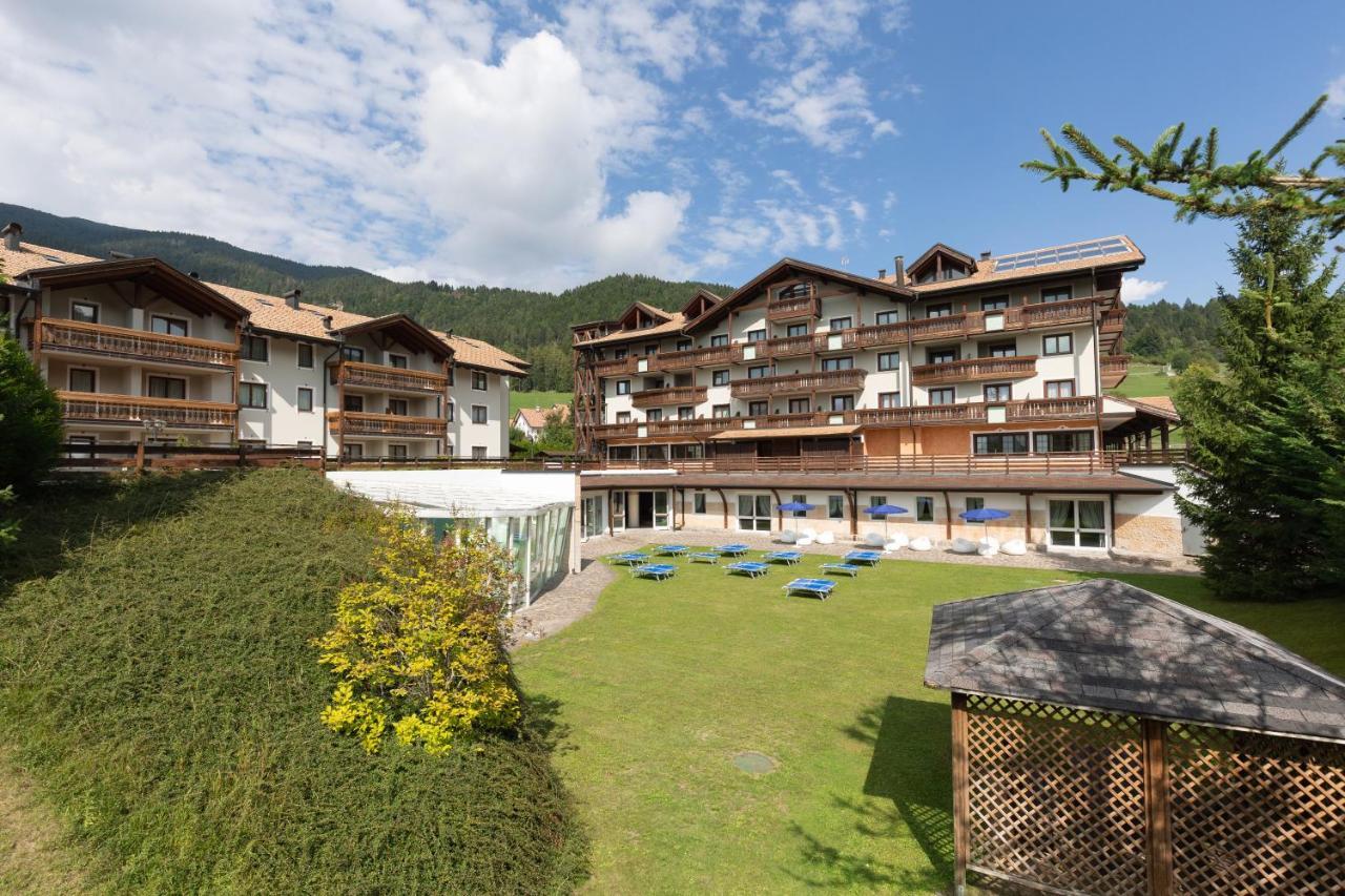 Golf Hotel Folgaria Exterior photo