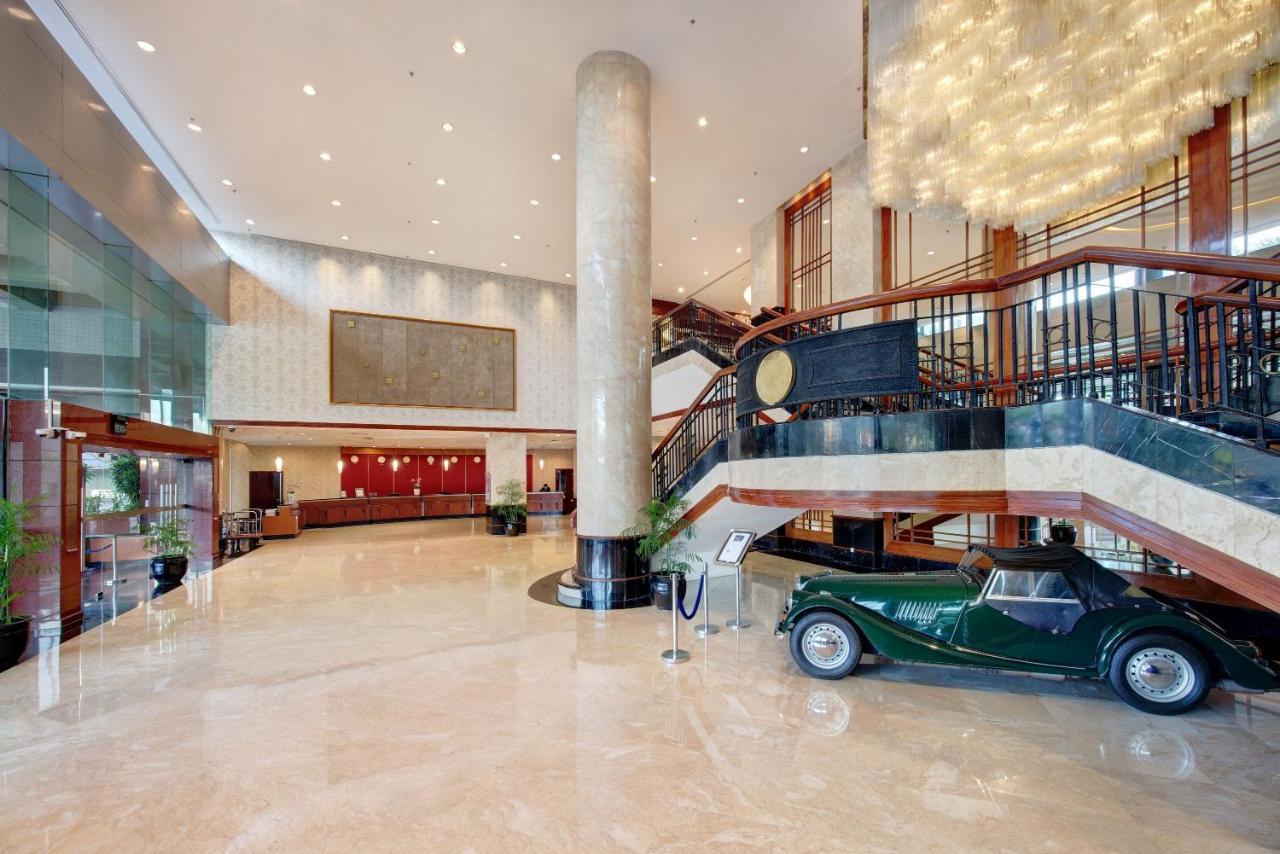 Lumire Hotel & Convention Centre Jakarta Exterior photo