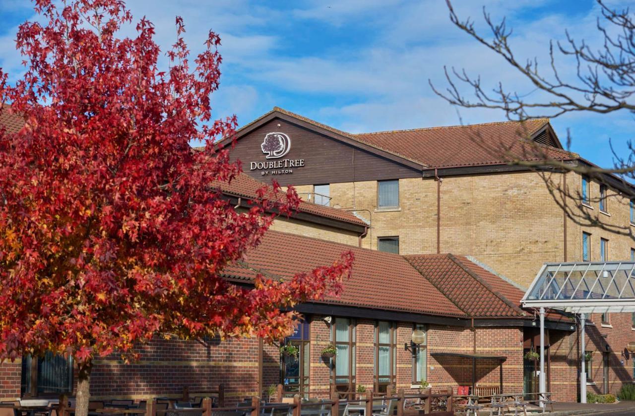 Doubletree By Hilton Swindon Hotel Exterior photo