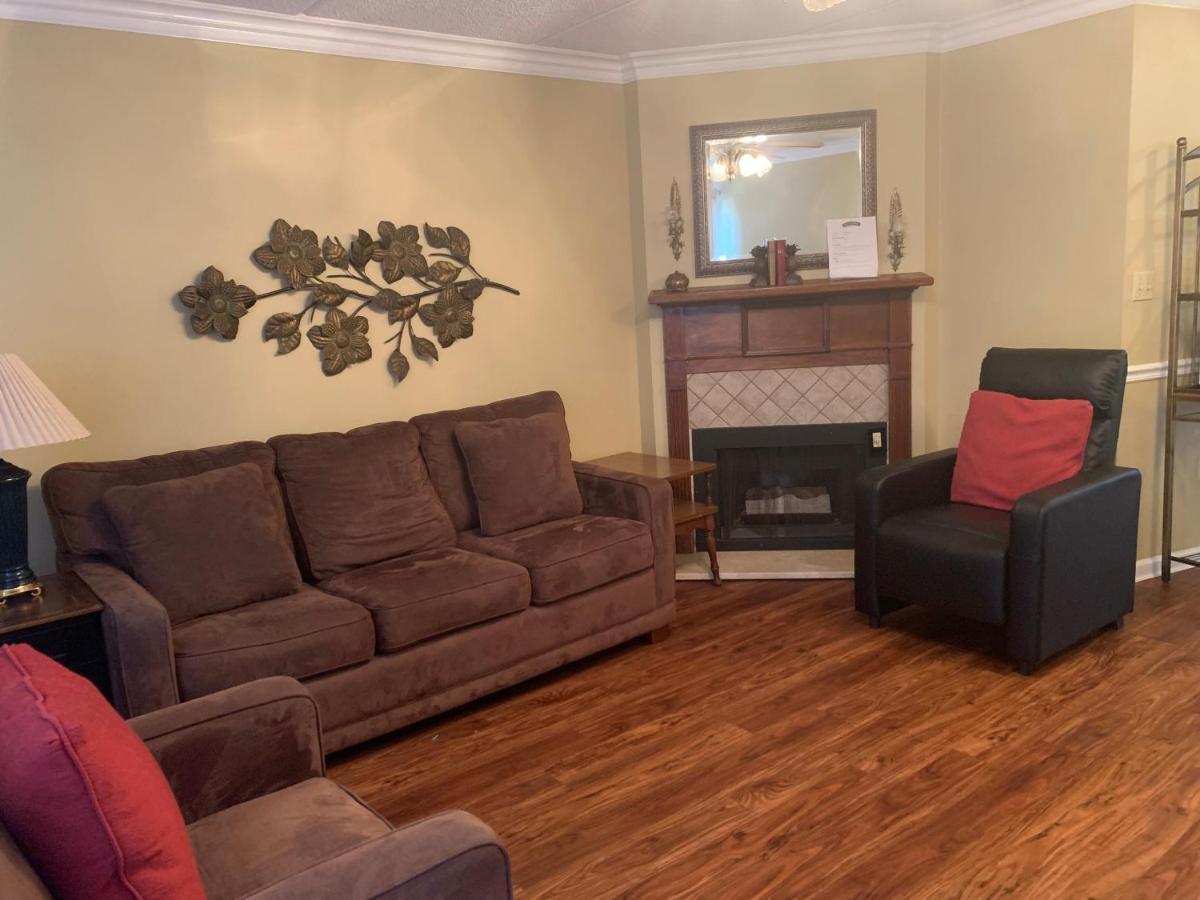 Olde Gatlinburg Rentals Room photo