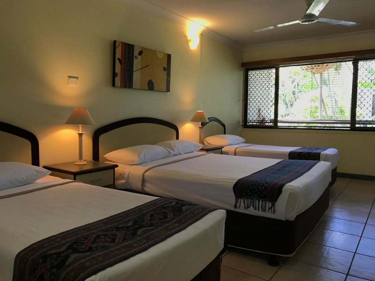 Bay Village Tropical Retreat & Apartments Cairns Exterior photo