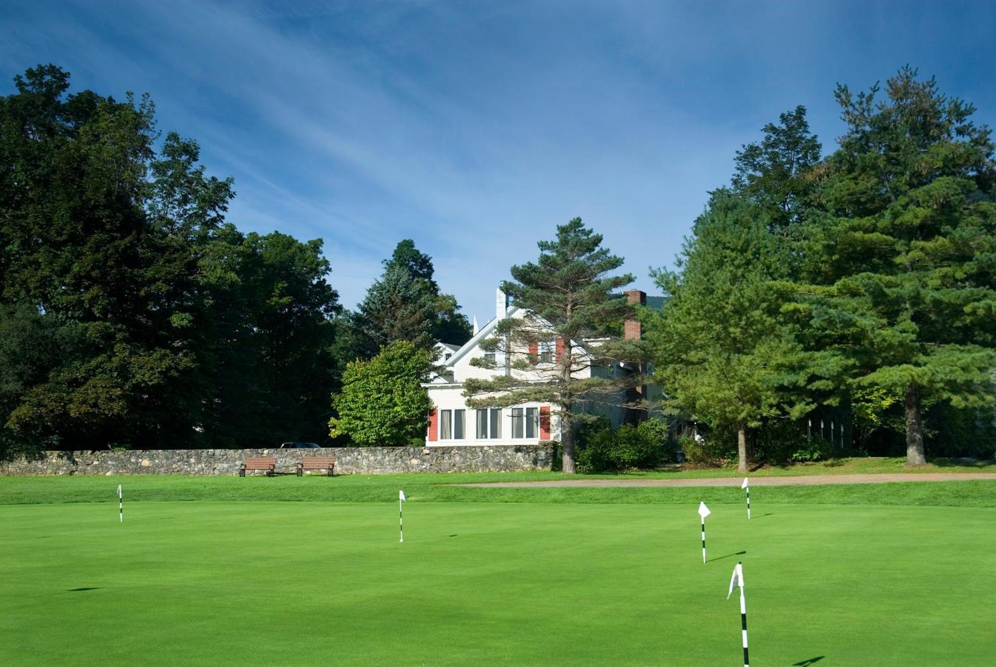 The Equinox Golf Resort & Spa Manchester Exterior photo