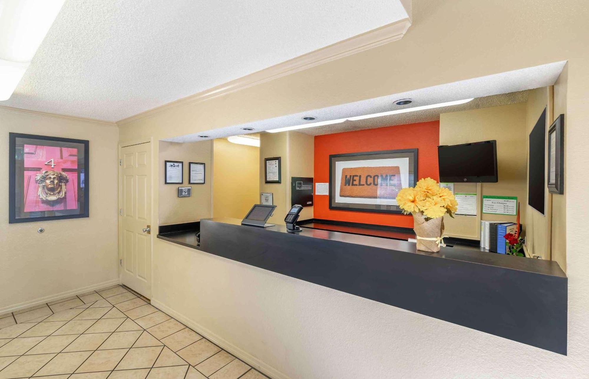 Extended Stay America Select Suites - Tampa - Brandon Exterior photo