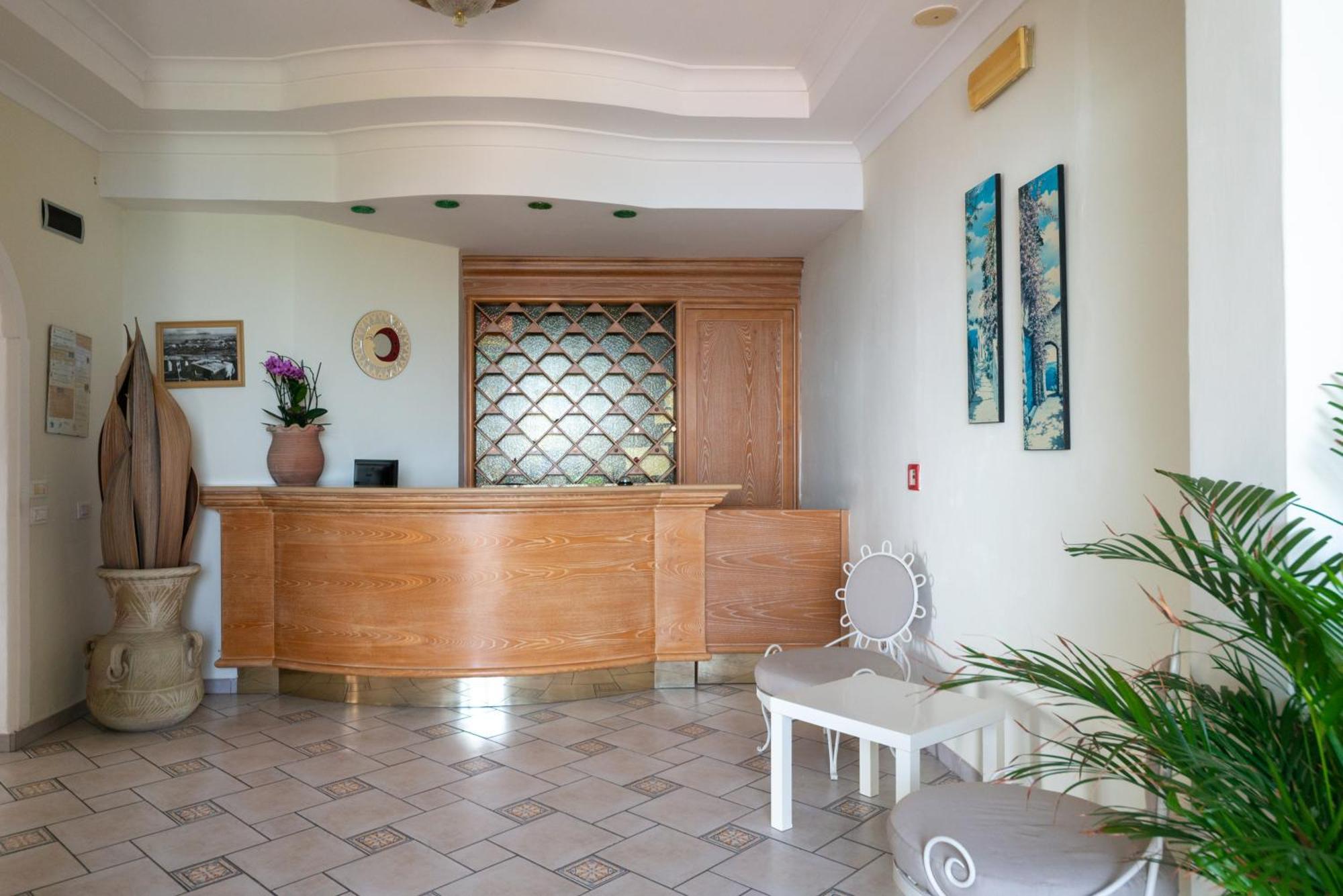 Hotel Villa Ireos Casamicciola Terme Exterior photo