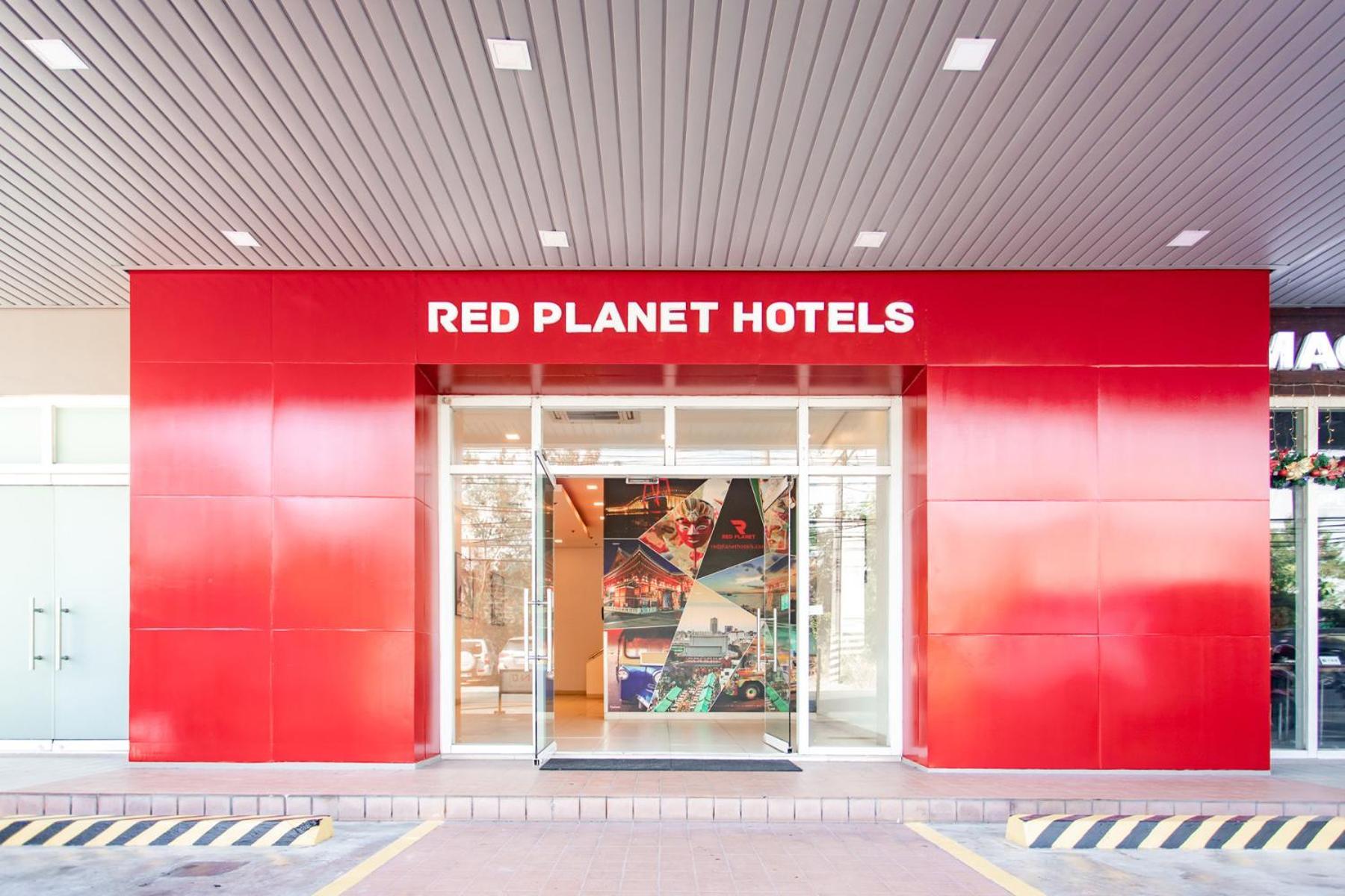 Red Planet Clark Angeles City Exterior photo