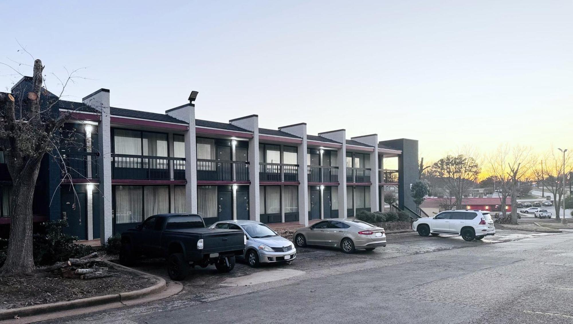 Magnuson Grand Hotel And Conference Center Tyler Exterior photo