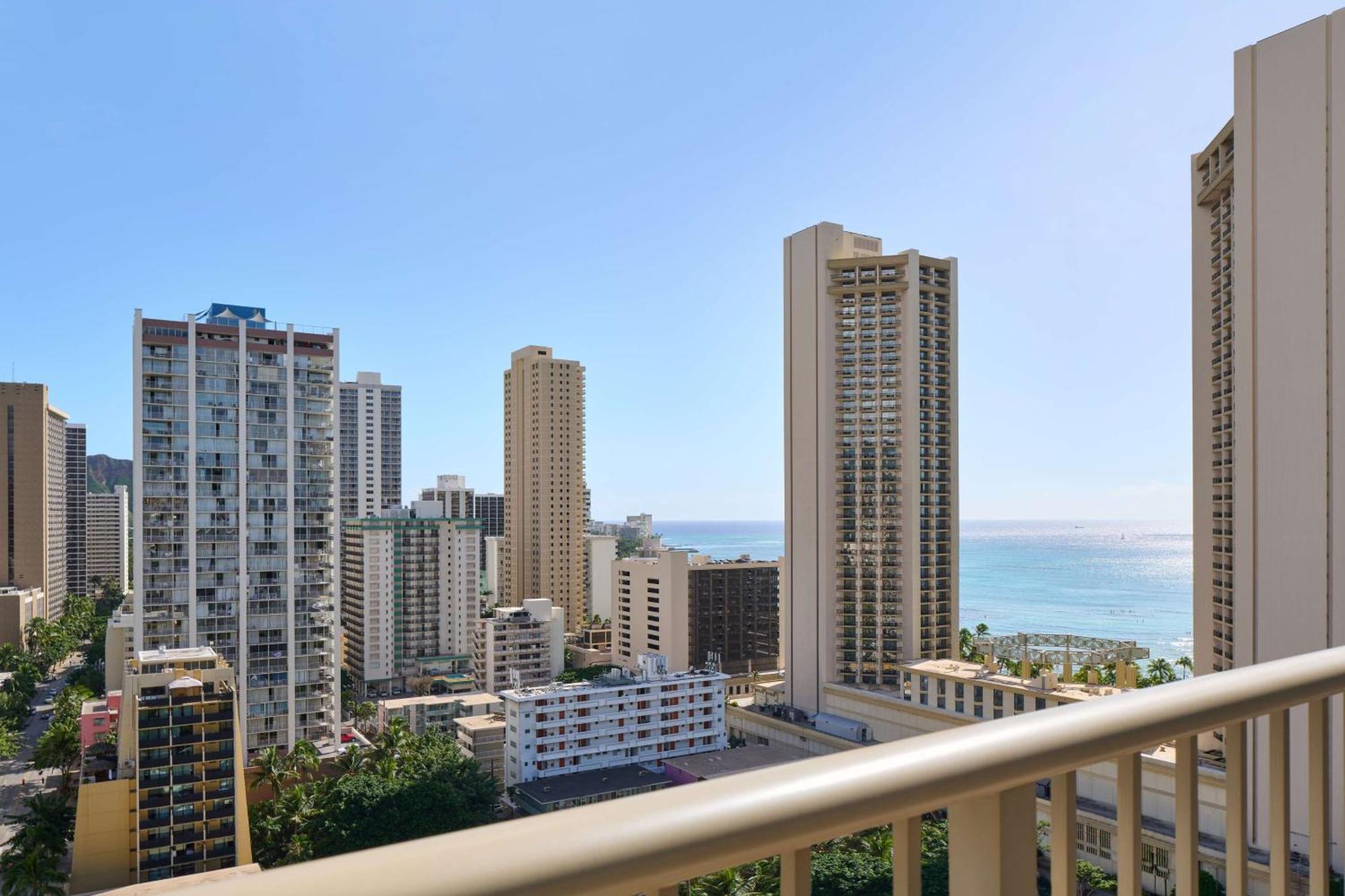 Ohana Waikiki East By Outrigger Honolulu Exterior photo