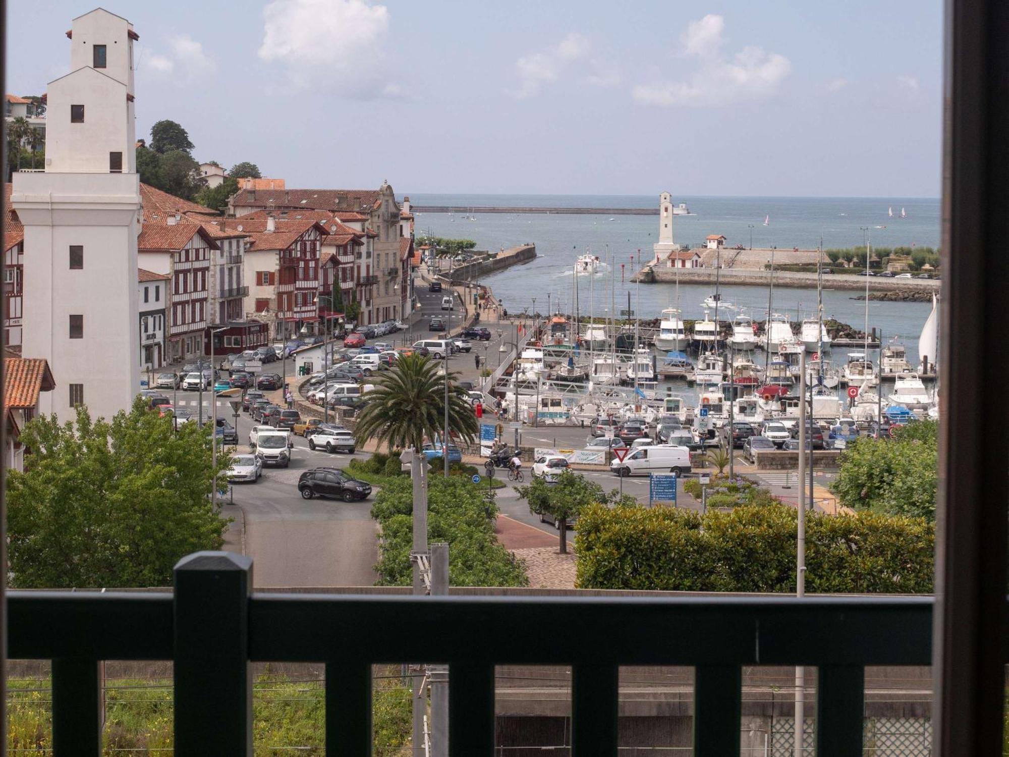 Ibis Ciboure Saint-Jean-De-Luz Hotel Exterior photo