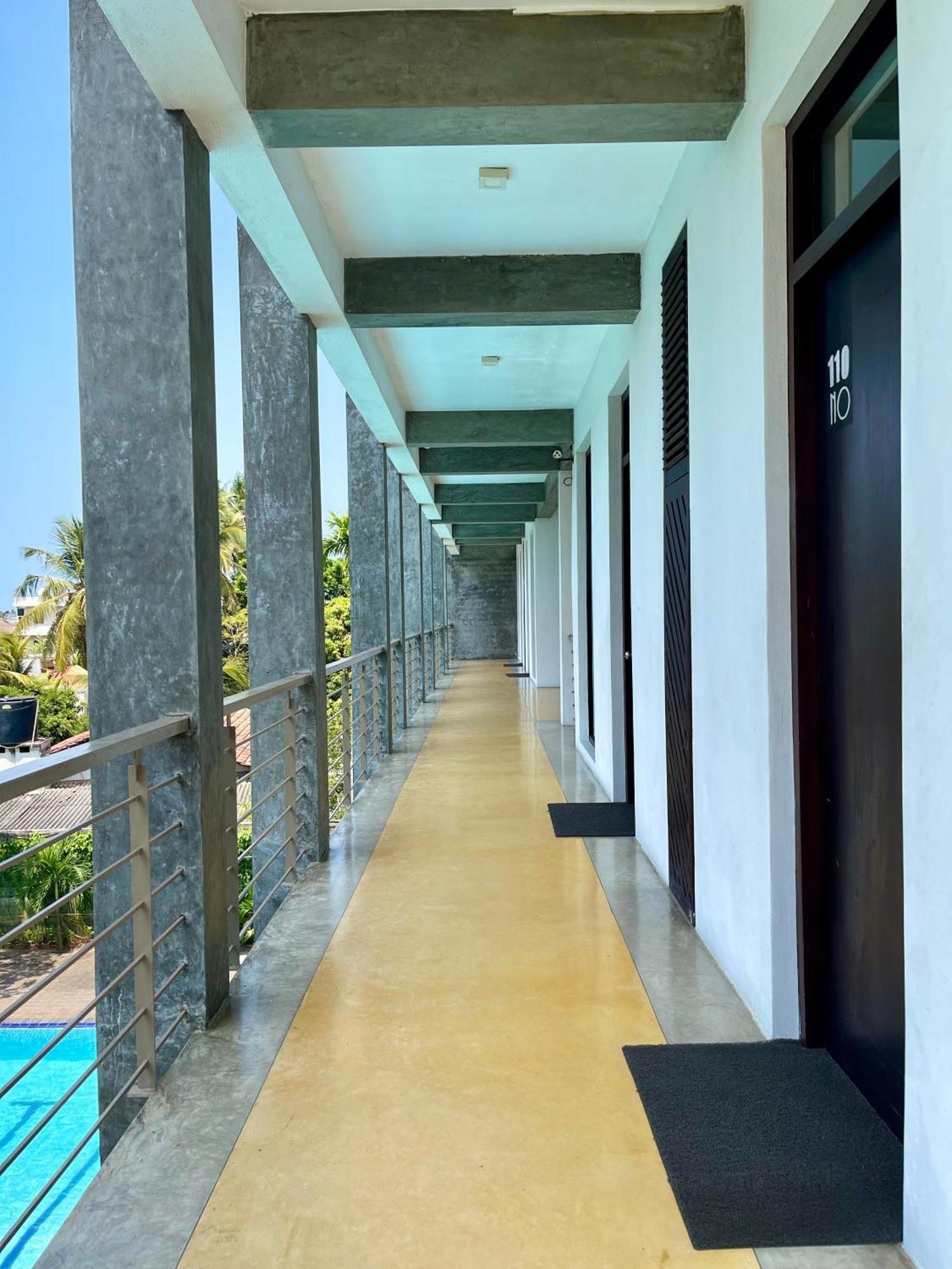 Olanro Hotel Negombo Exterior photo