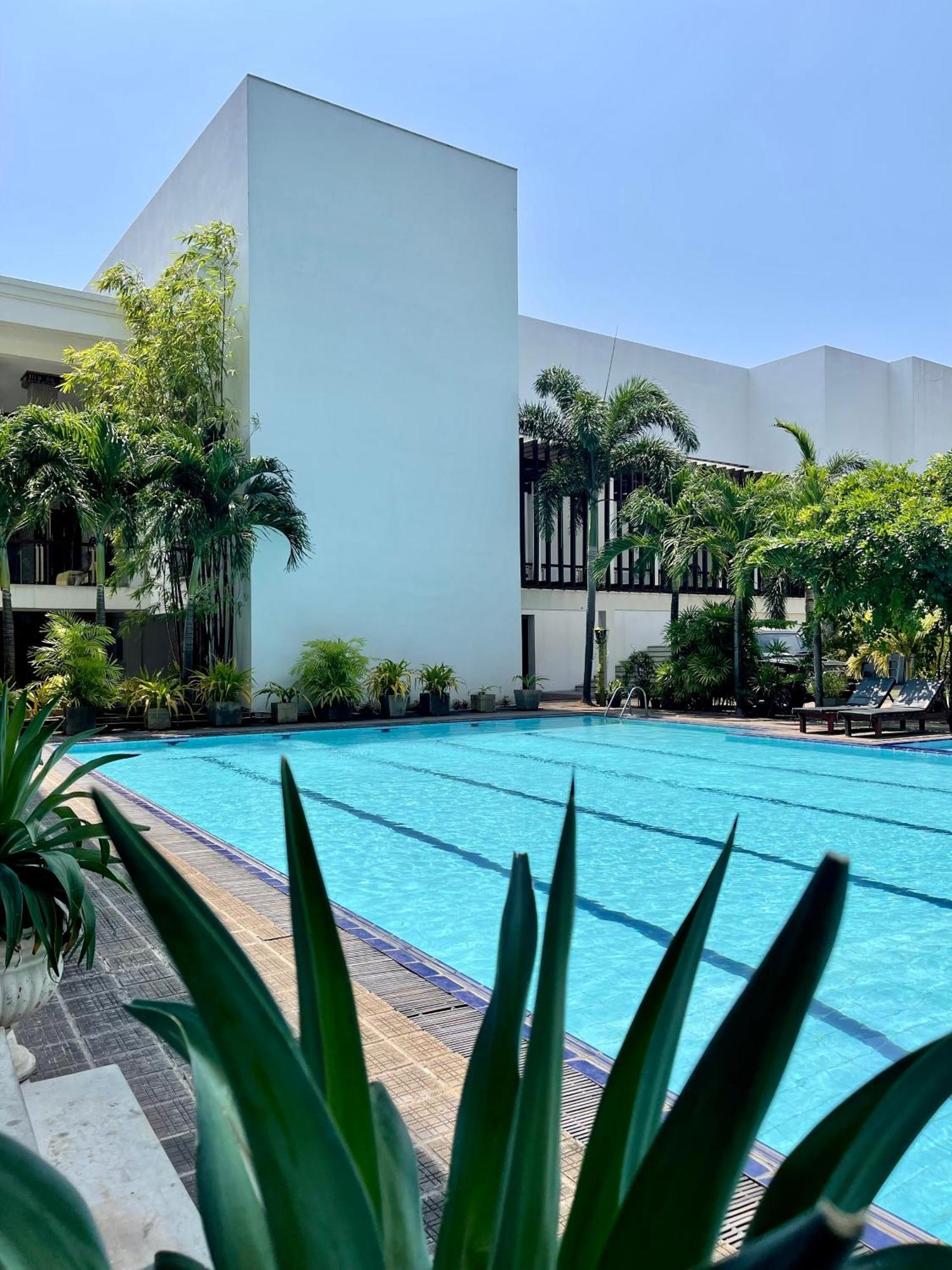 Olanro Hotel Negombo Exterior photo