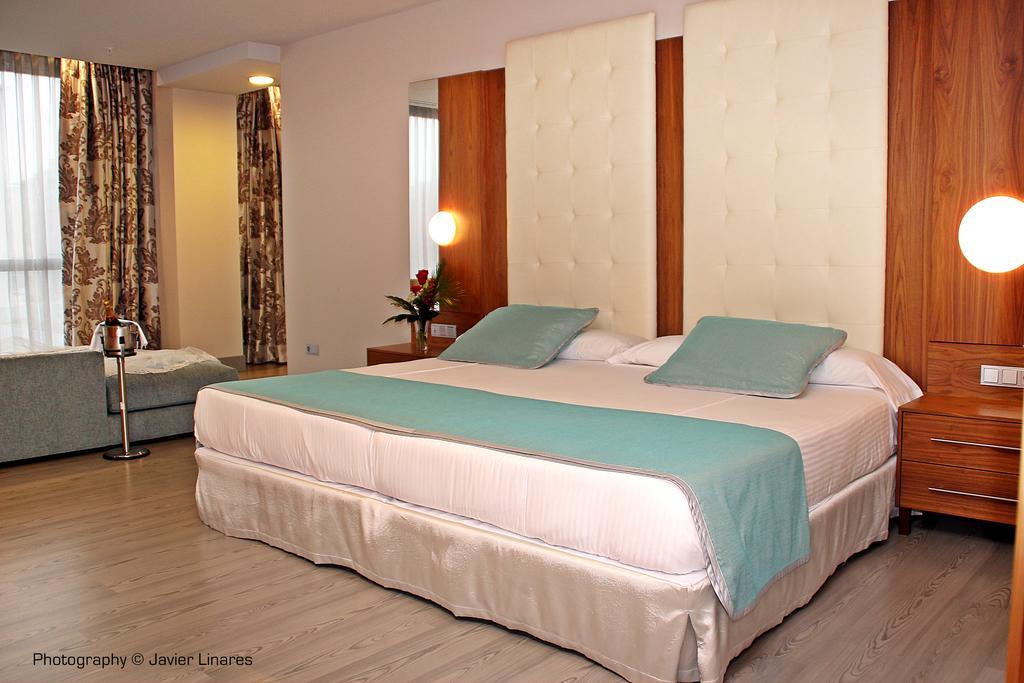Hotel Ciudad De Ponferrada Room photo