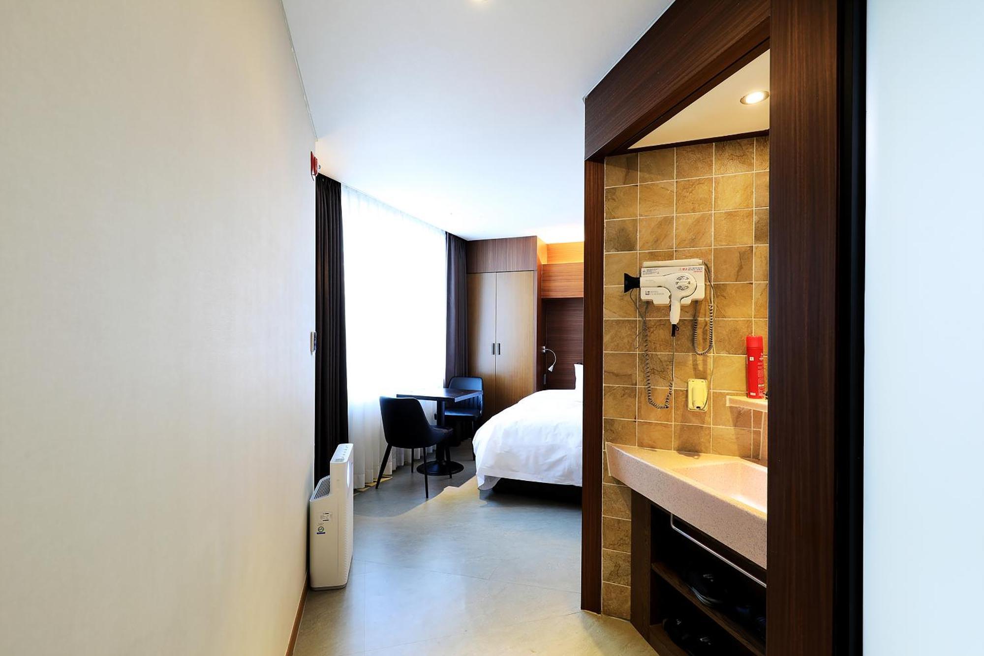 Cs Avenue Tourist Hotel Seoul Exterior photo