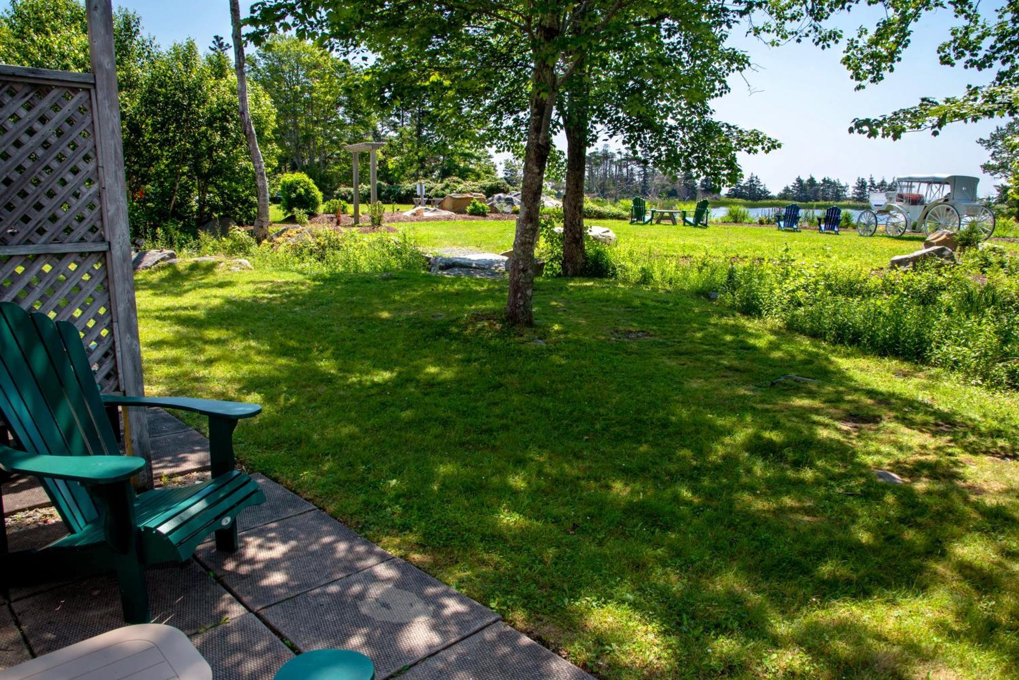 White Point Beach Resort Liverpool Exterior photo