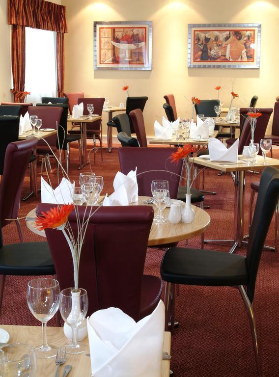 Quality Hotel St Albans Restaurant photo