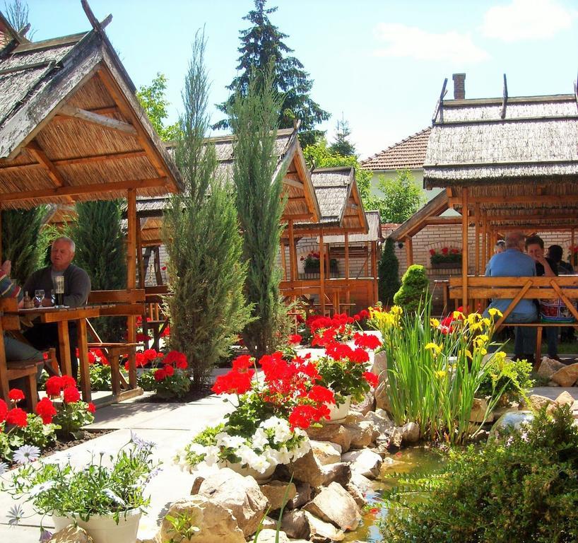 Fodor Hotel Gyula Exterior photo