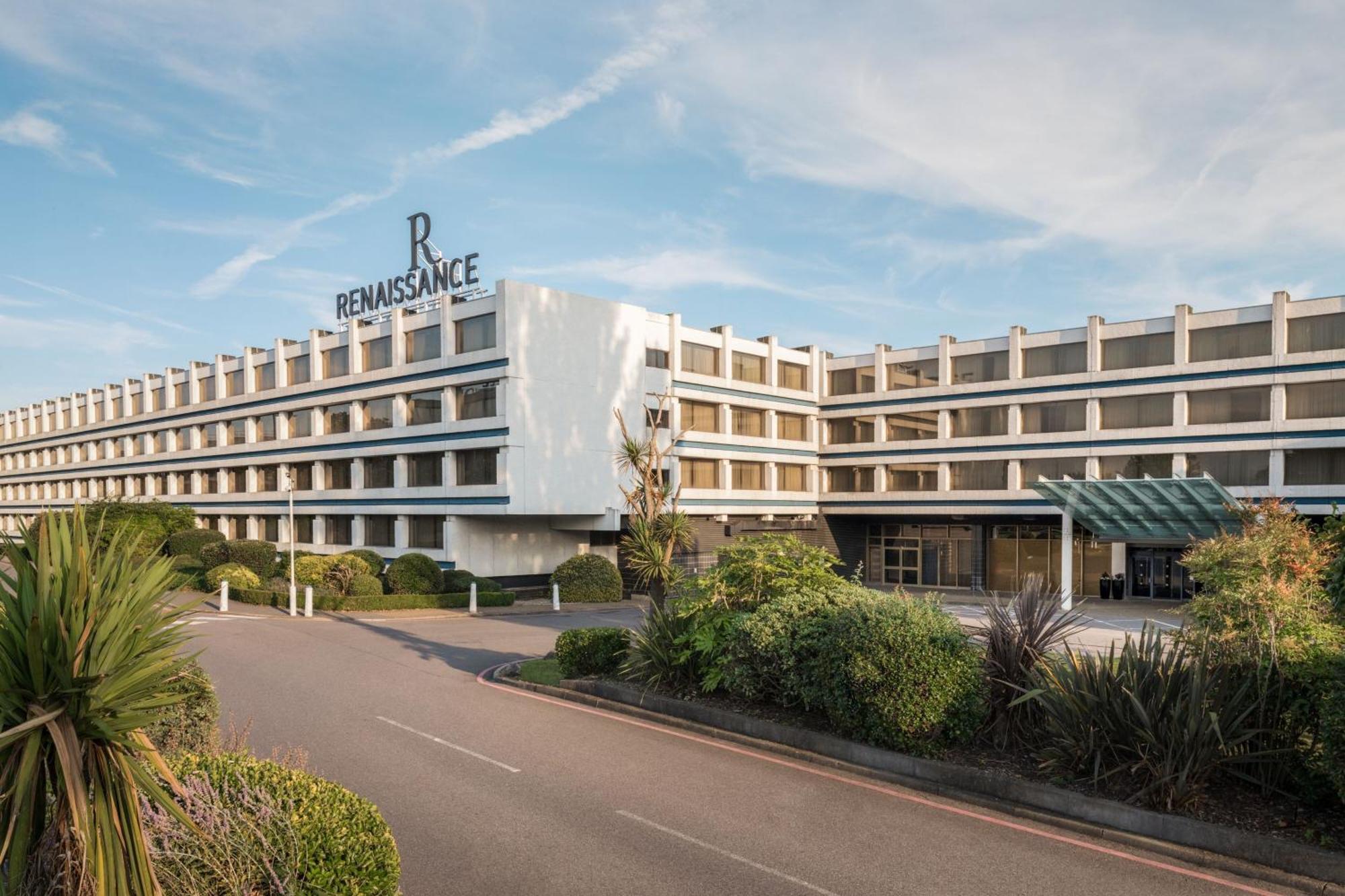 Renaissance London Heathrow Hotel Harlington  Exterior photo