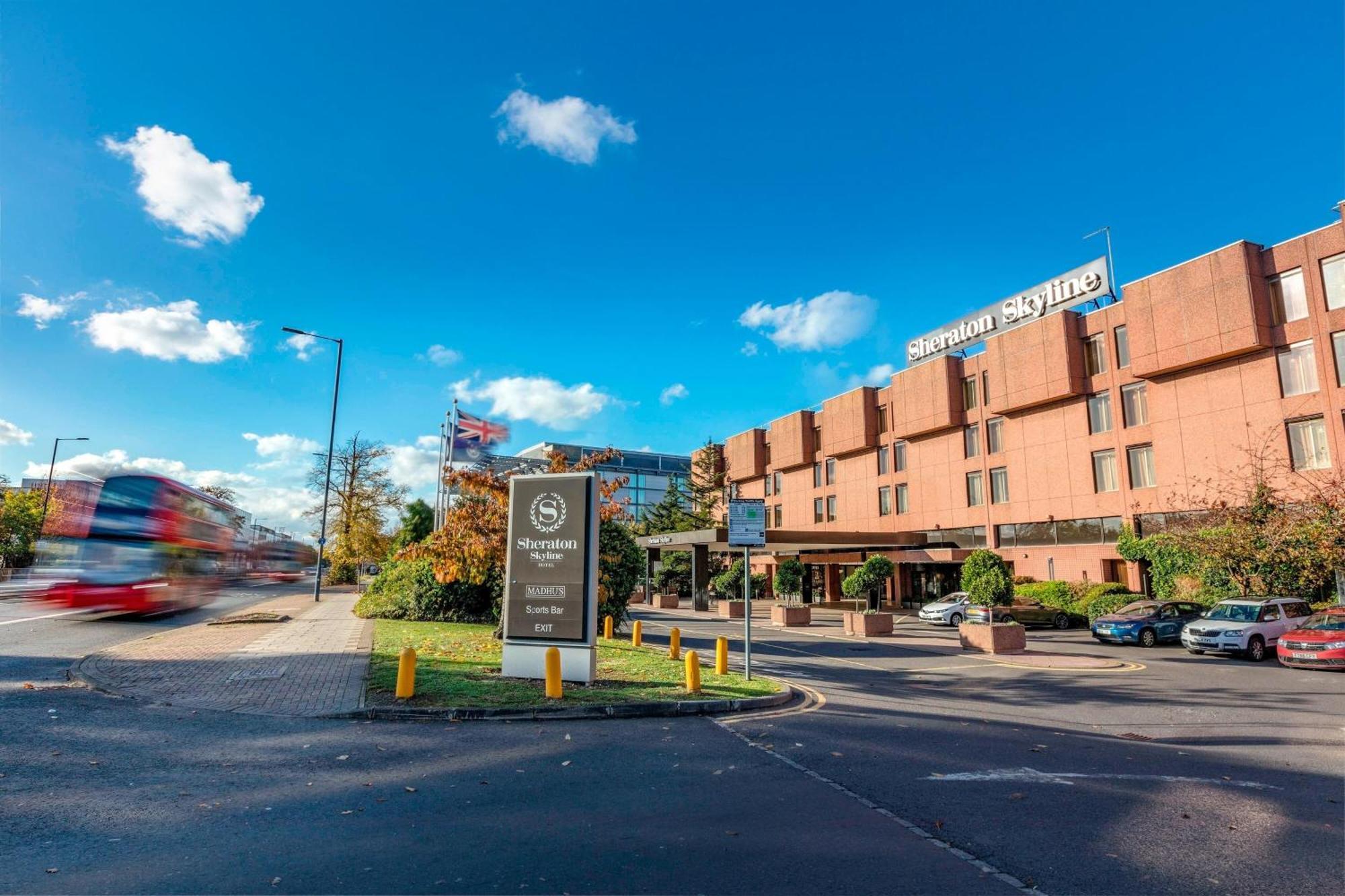 Sheraton Skyline Hotel London Heathrow Hillingdon Exterior photo