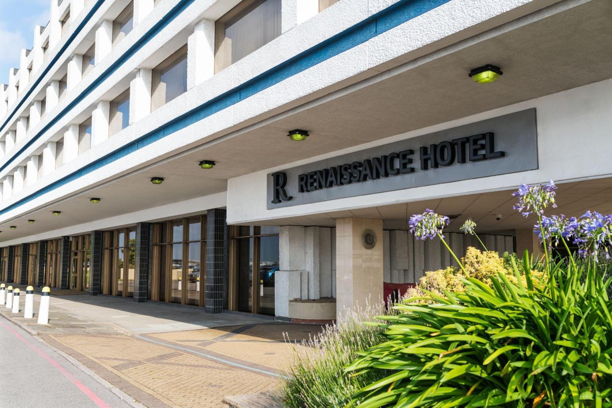 Renaissance London Heathrow Hotel Harlington  Exterior photo