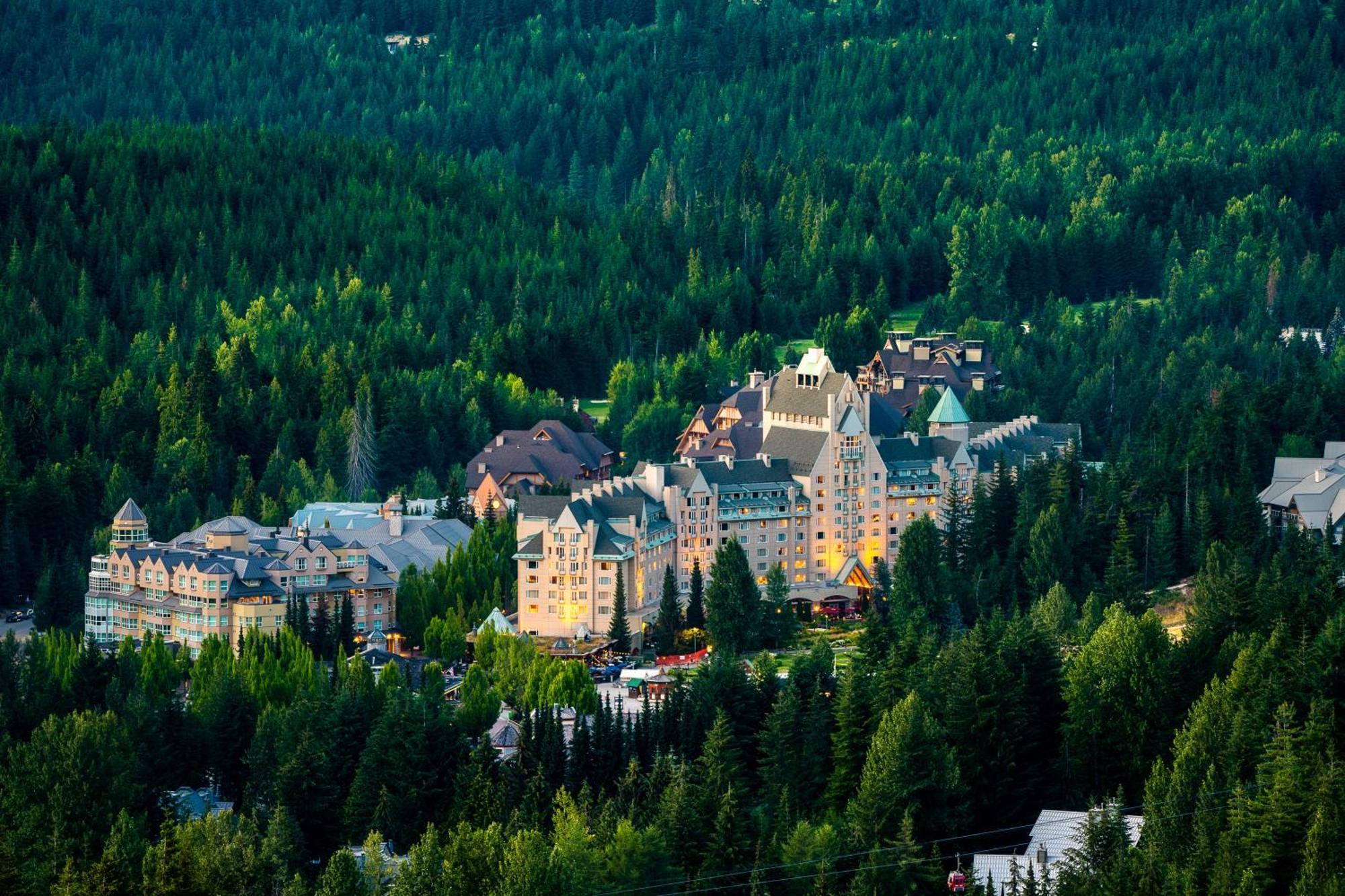 Fairmont Chateau Whistler Exterior photo