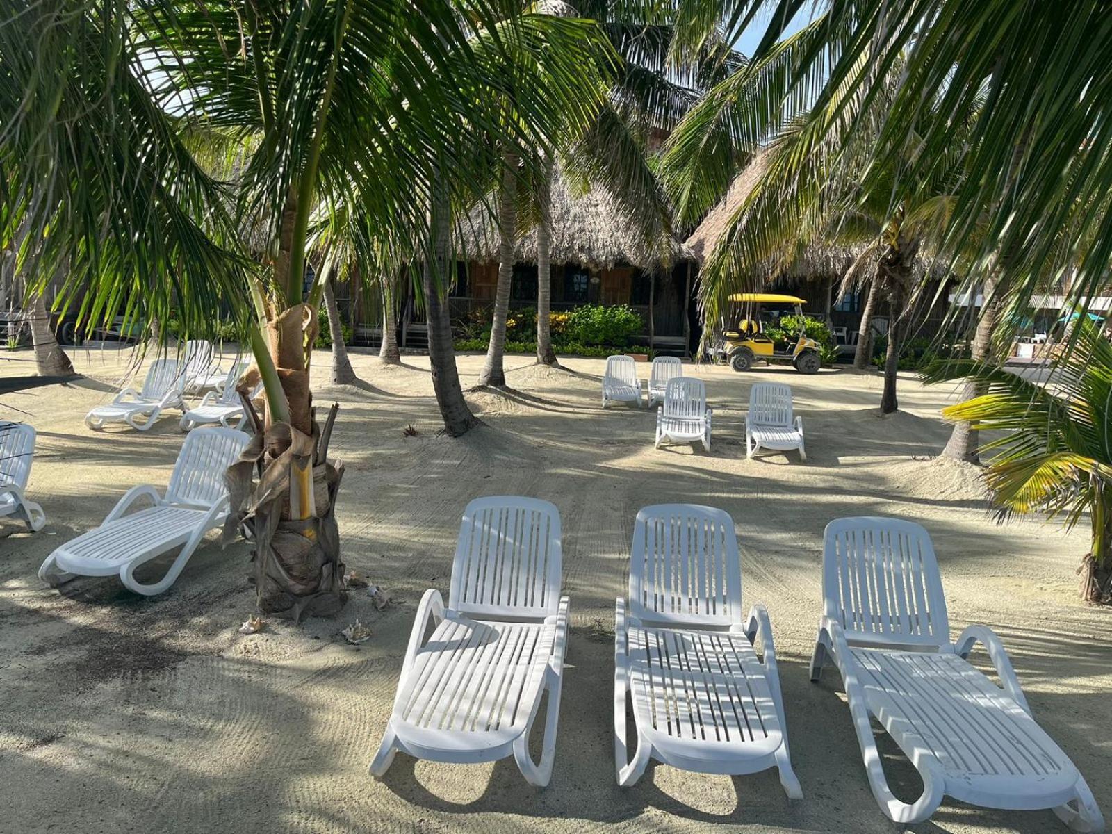 Captain Morgan'S Retreat Hotel San Pedro  Exterior photo