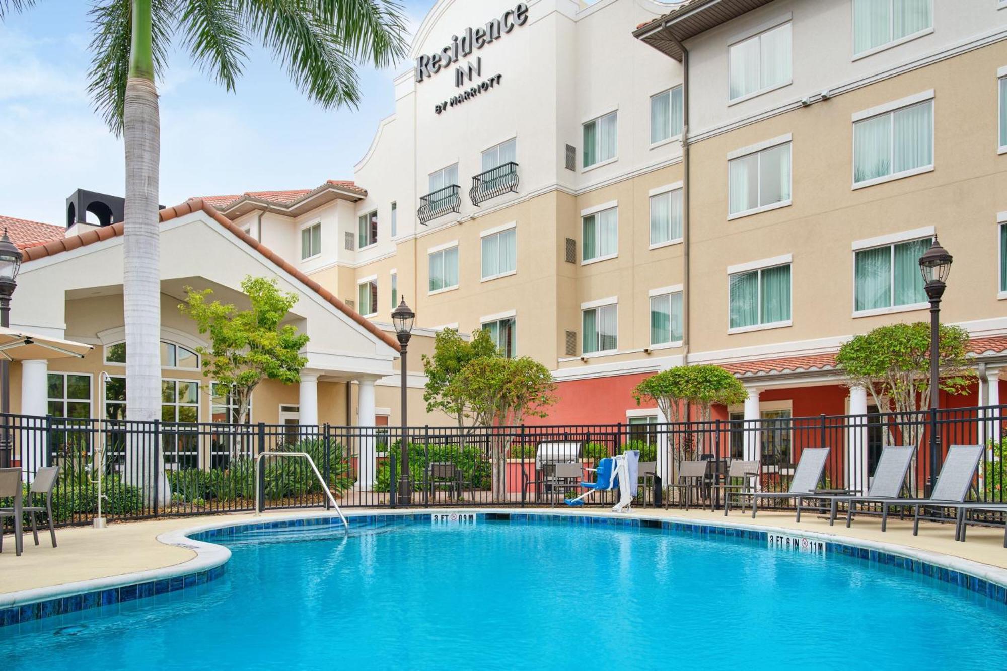 Residence Inn By Marriott Fort Myers At I-75 And Gulf Coast Town Center Estero Exterior photo