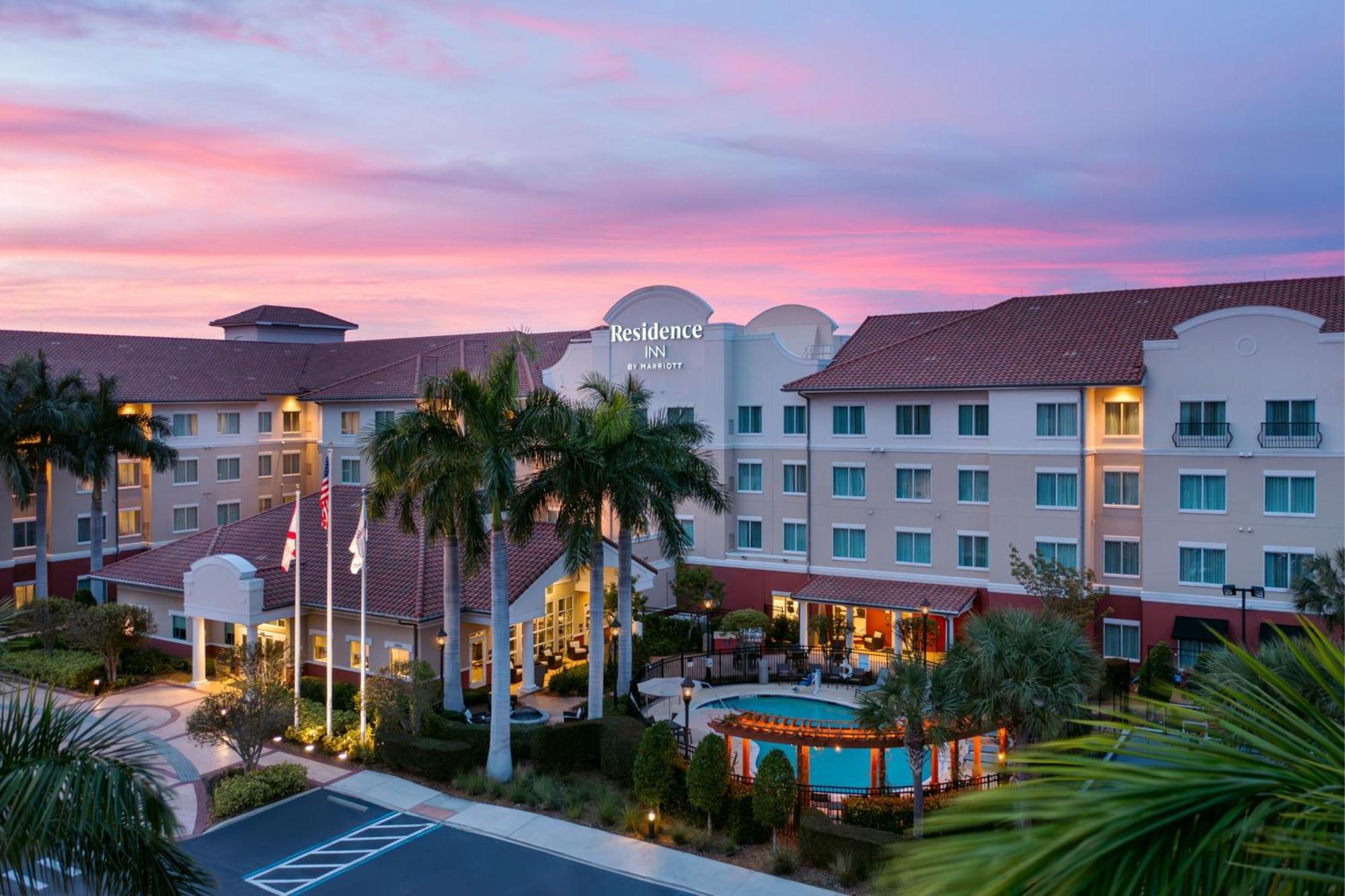 Residence Inn By Marriott Fort Myers At I-75 And Gulf Coast Town Center Estero Exterior photo