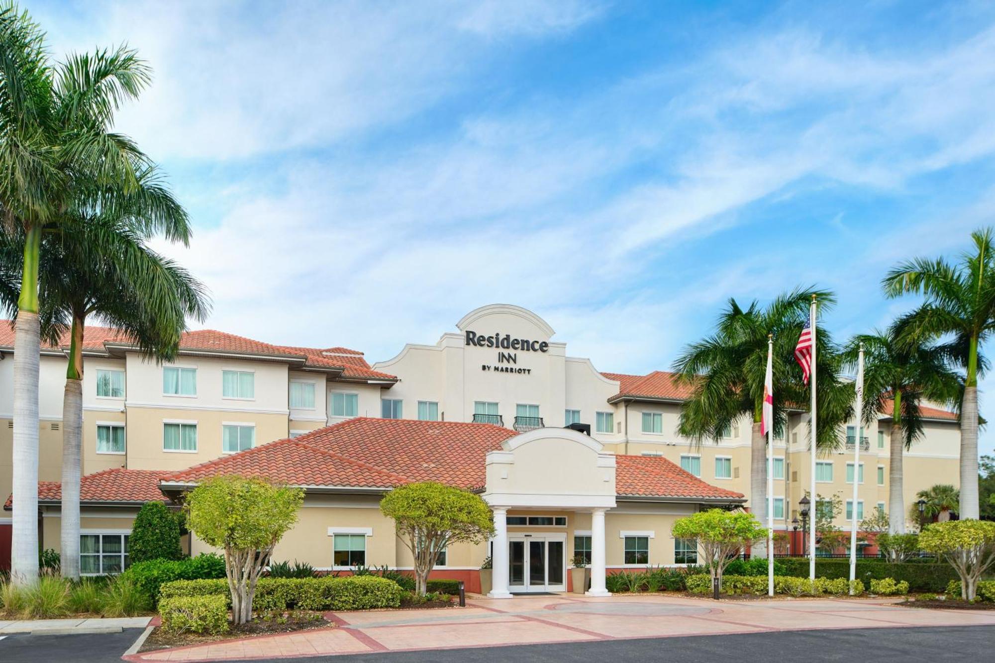 Residence Inn By Marriott Fort Myers At I-75 And Gulf Coast Town Center Estero Exterior photo