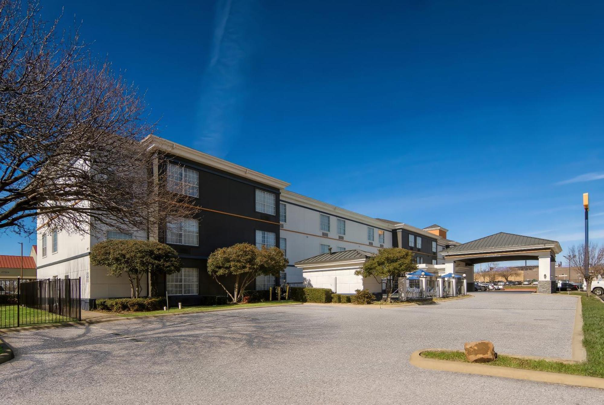 Comfort Suites North Fossil Creek Fort Worth Exterior photo