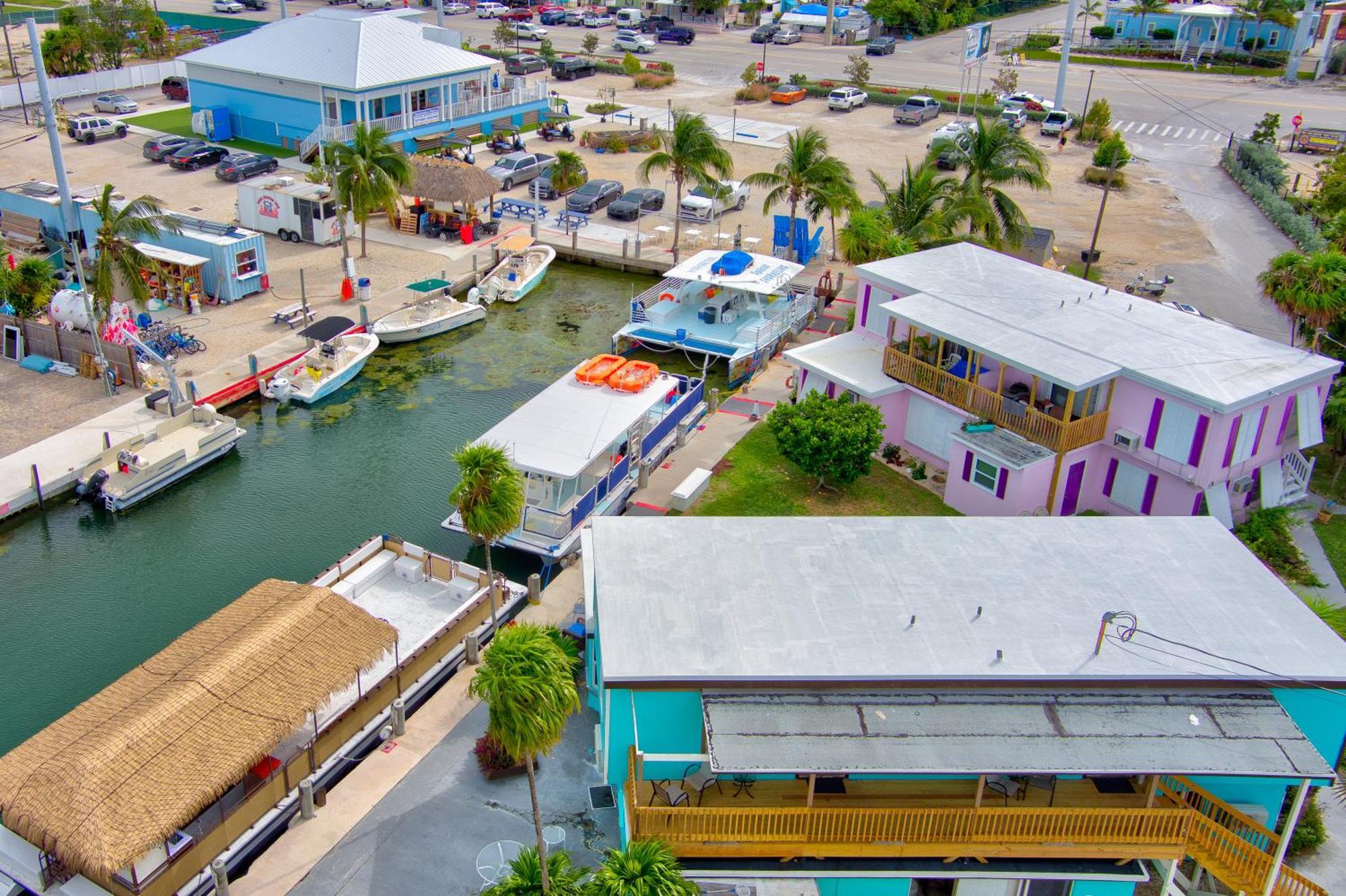 Captain Pip'S Marina & Hideaway Hotel Marathon Exterior photo