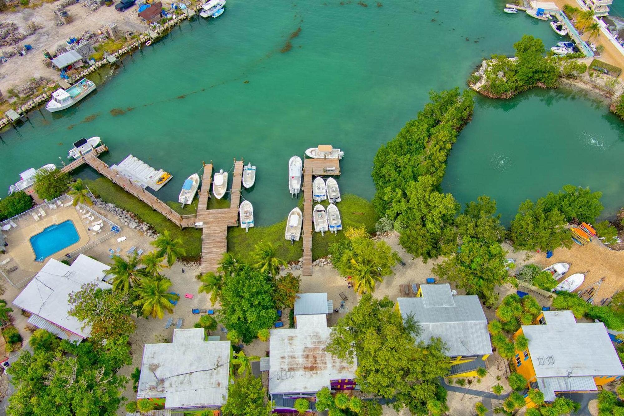 Captain Pip'S Marina & Hideaway Hotel Marathon Exterior photo