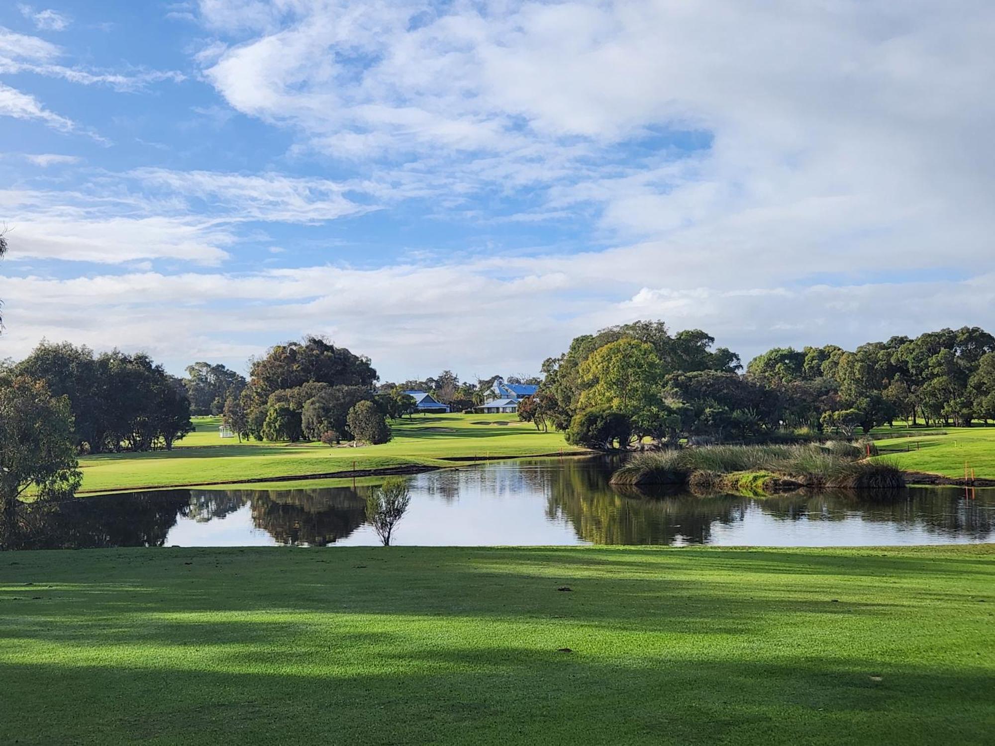 Mercure Bunbury Sanctuary Golf Resort Exterior photo