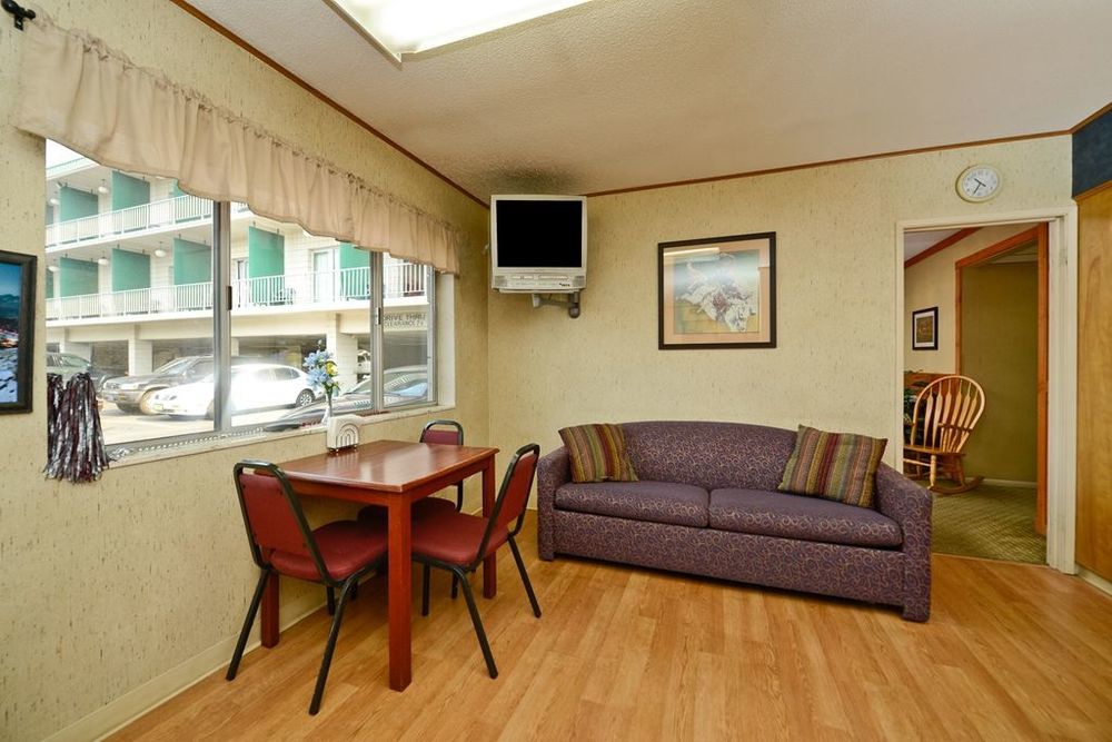 Loge Missoula Motel Room photo