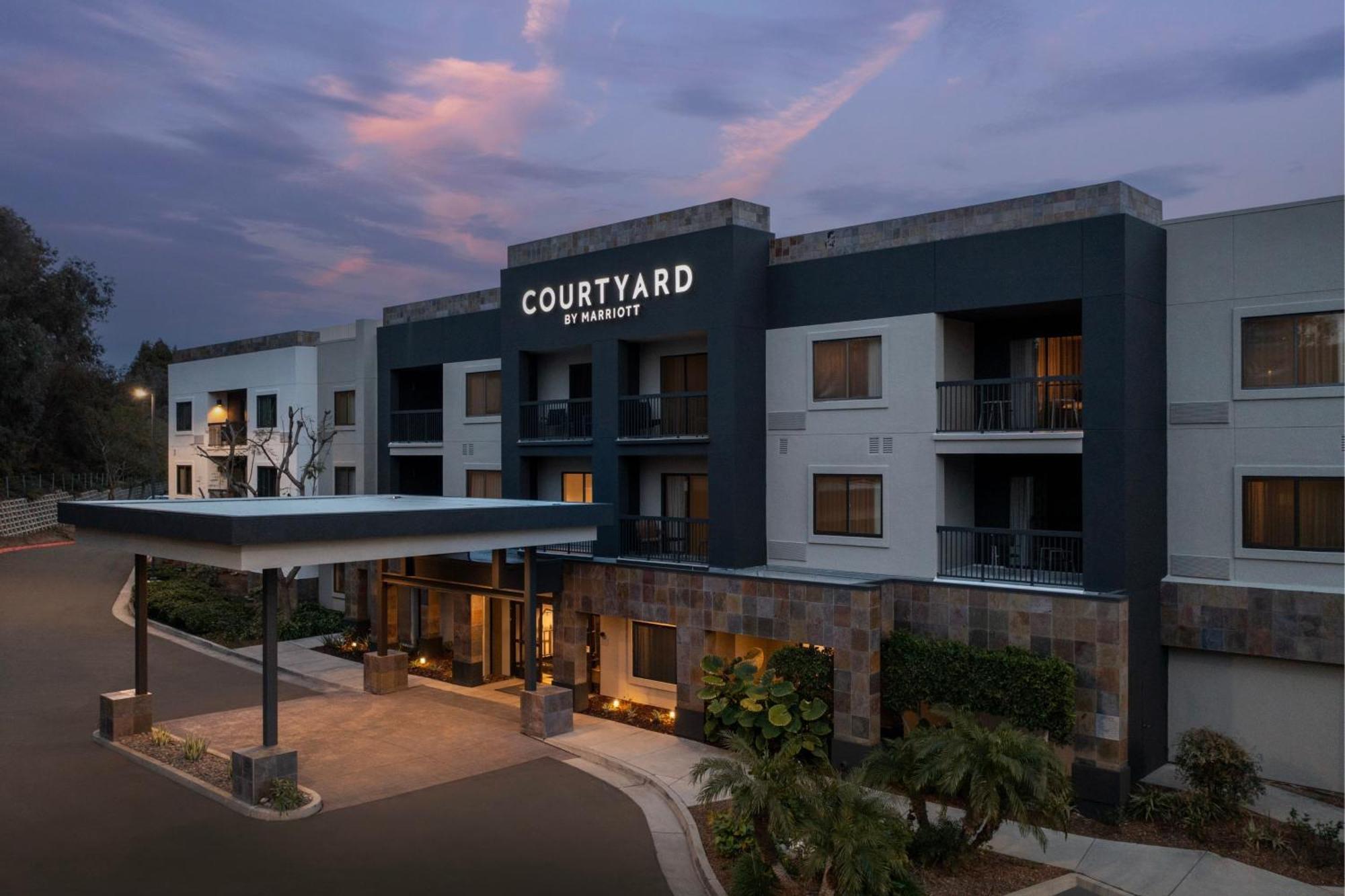 Courtyard By Marriott San Diego Carlsbad Exterior photo