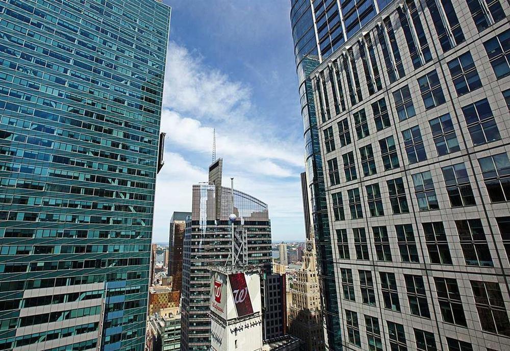 Hilton Garden Inn New York - Times Square Central Exterior photo