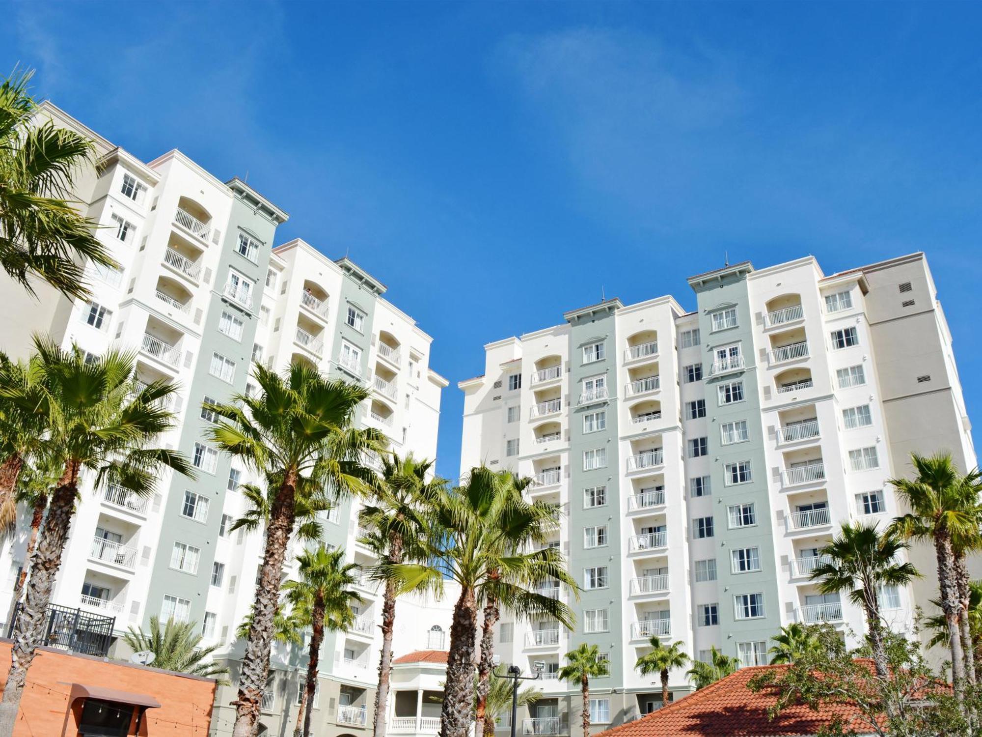 The Point Hotel & Suites Universal Orlando Exterior photo