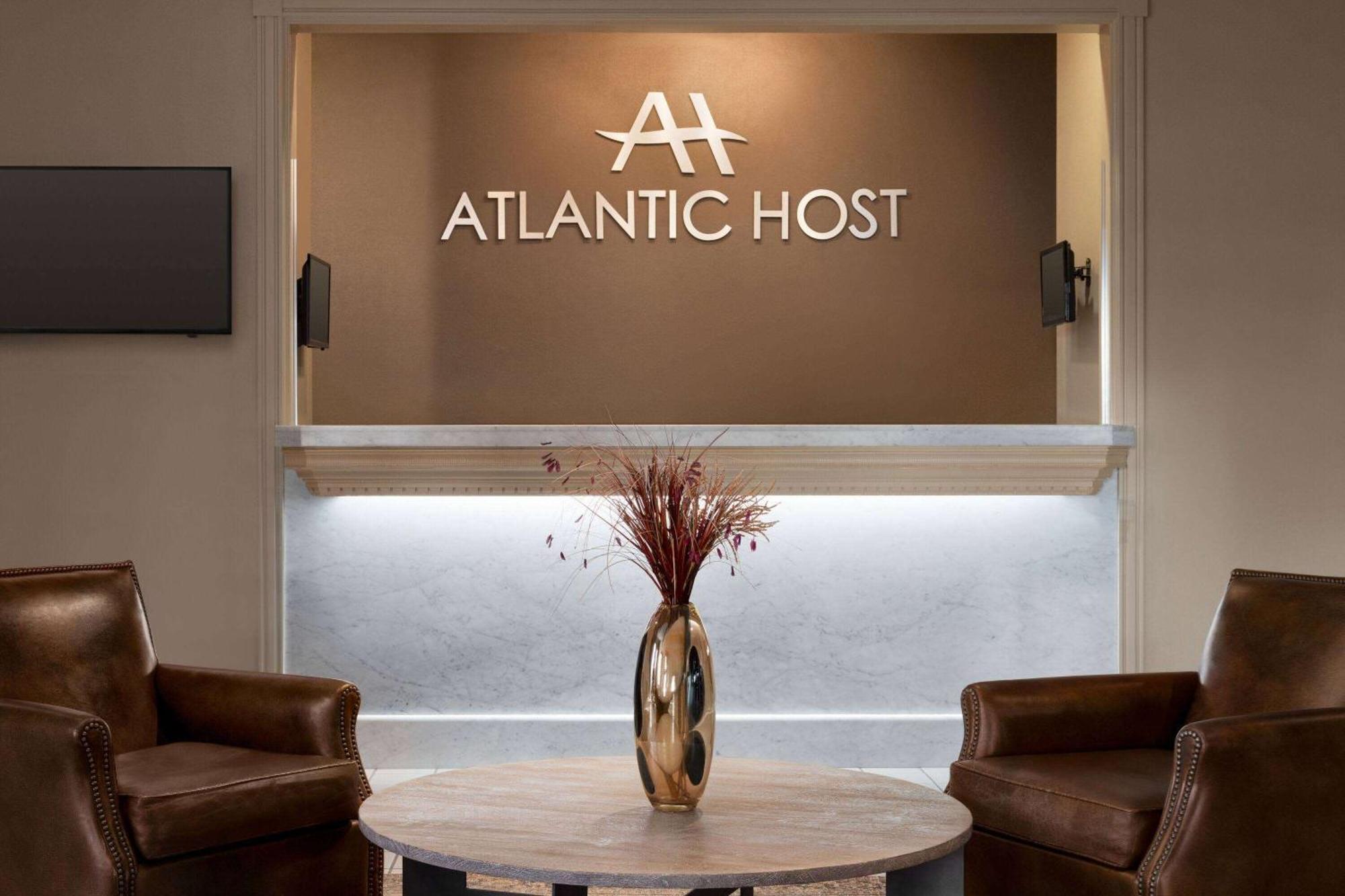 Atlantic Host Hotel, Trademark Collection By Wyndham Bathurst Exterior photo