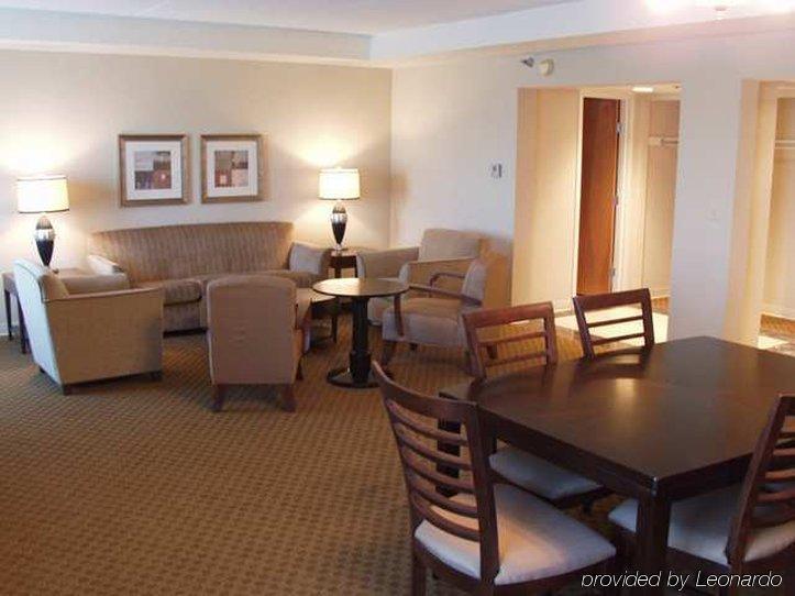 Delta Hotels By Marriott Toledo Room photo