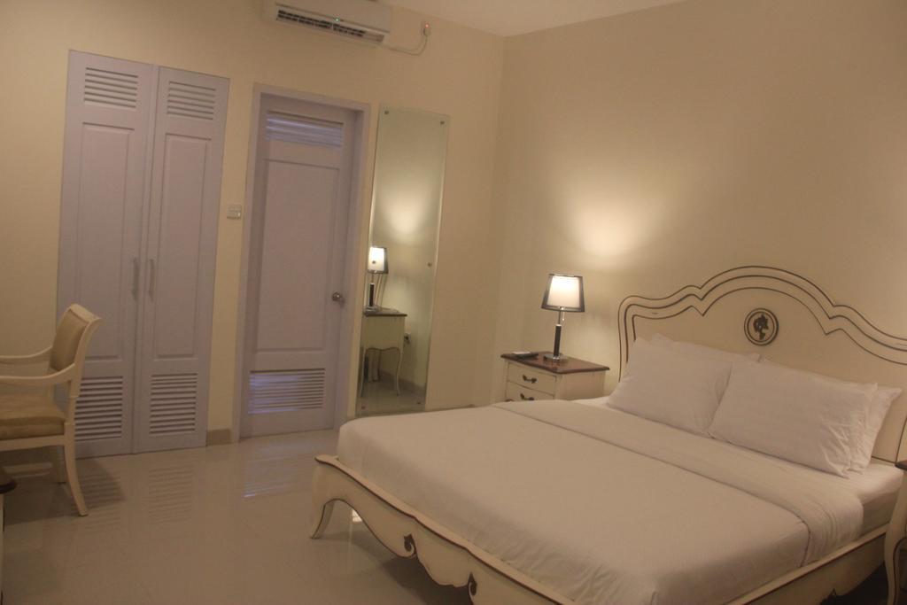Graha Ayu Hotel Mataram Room photo