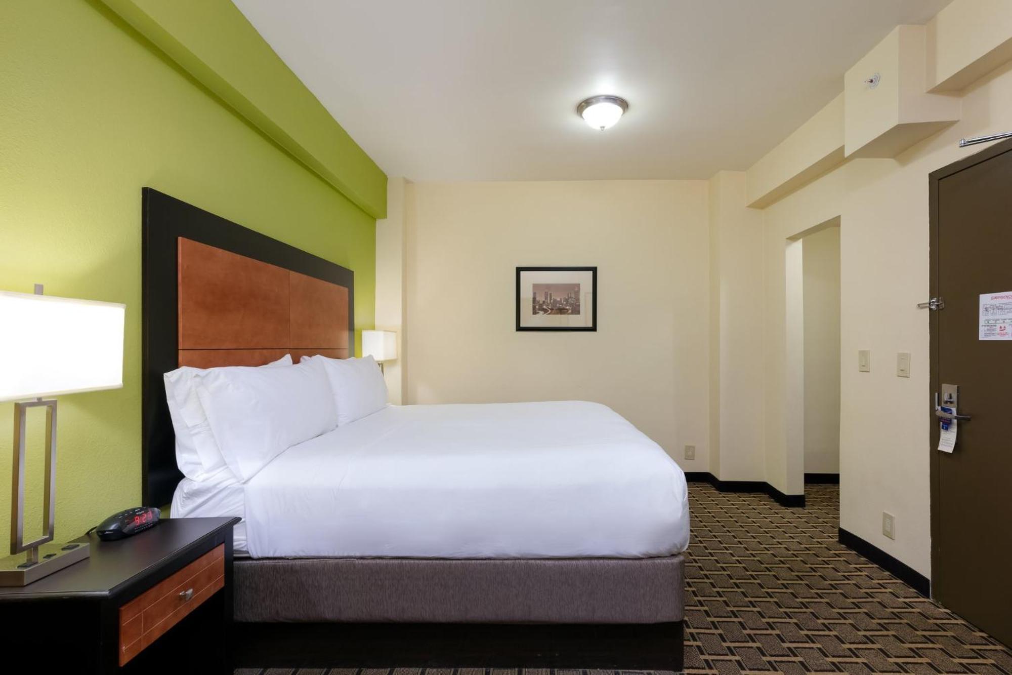 Holiday Inn Express & Suites - Atlanta Downtown, An Ihg Hotel Exterior photo