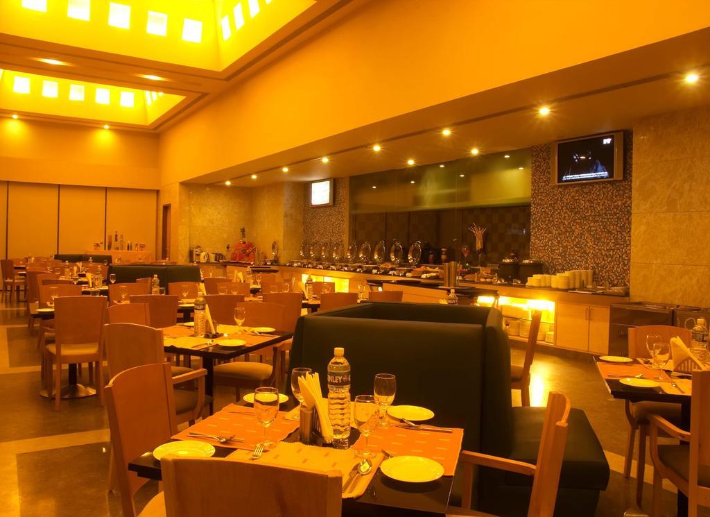 Radha Hometel Bangalore Restaurant photo