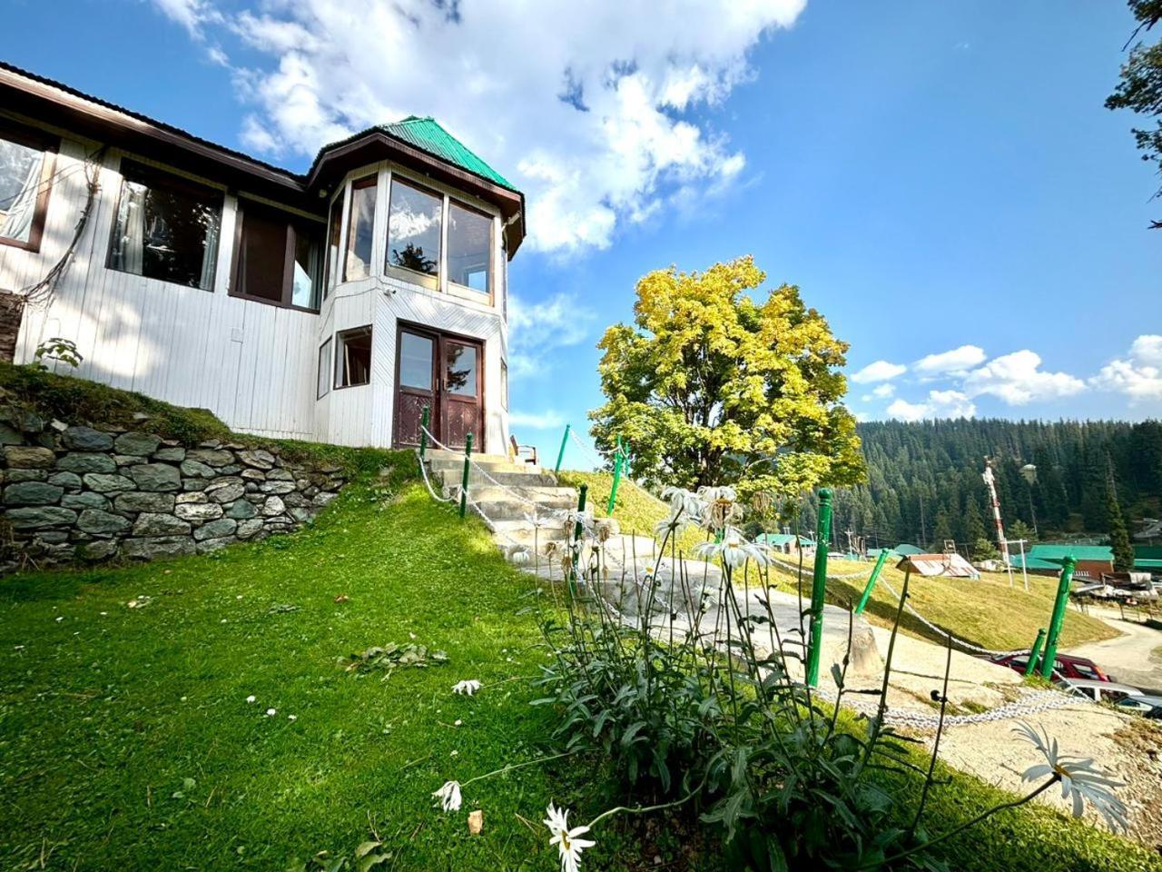 The Pine Palace Resort Gulmarg Exterior photo