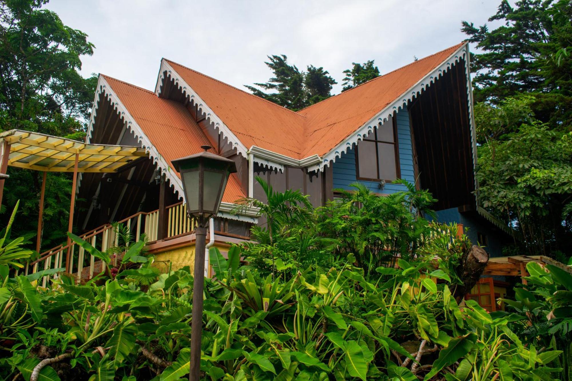 Hotel Claro De Luna Monteverde Exterior photo